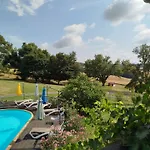 Oda ve Kahvaltı Les Bulles Perchees De Lartigue 3*