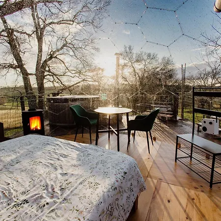 Les Bulles Perchees De Lartigue Bed & Breakfast