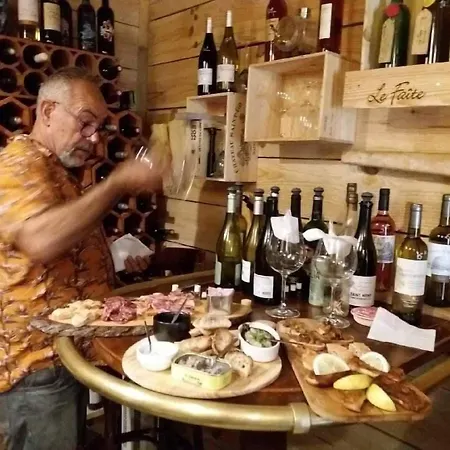 Les Bulles Perchees De Lartigue Bed & Breakfast