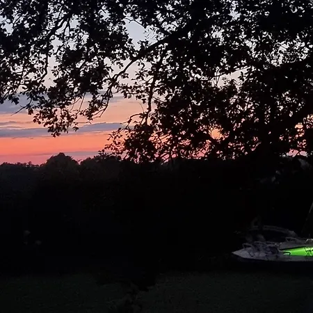 Couette-café Les Bulles Perchées De Lartigue 3*