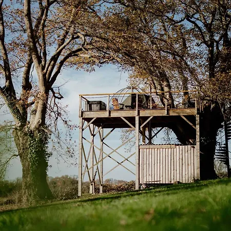 Bed & Breakfast Les Bulles Perchees De Lartigue 3*