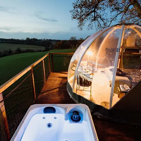 Les Bulles Perchees De Lartigue Bed & Breakfast