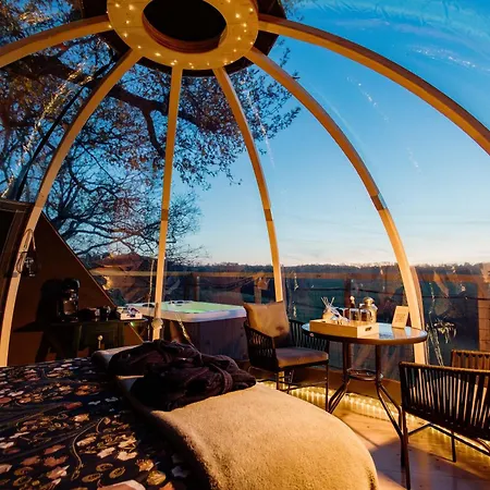 Bed and Breakfast Les Bulles Perchees De Lartigue 3*