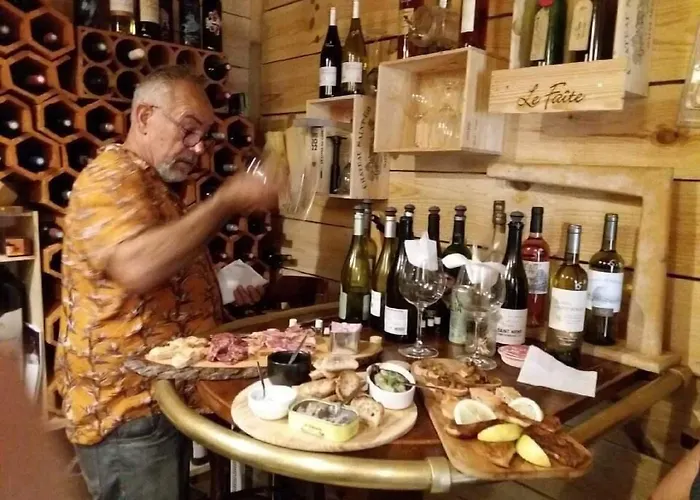 Les Bulles Perchees De Lartigue Bed & Breakfast