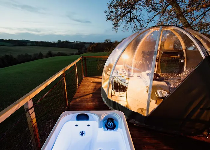 Les Bulles Perchees De Lartigue Bed & Breakfast